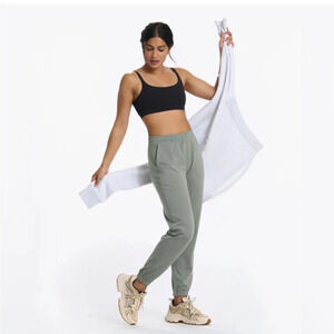 NWT Vuori Boyfriend Jogger - Laurel Heather size XXL